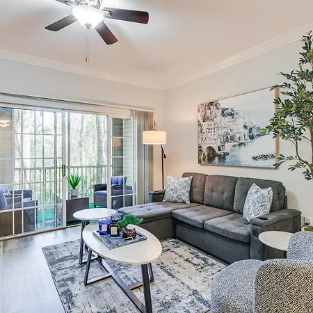 Tranquil Gainesville Gem With Lanai And Pool Access!